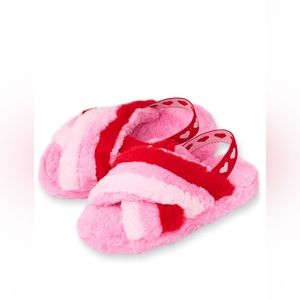 NEW! Tween Girls Heart Faux Fur Slippers - Pink. Size 12.